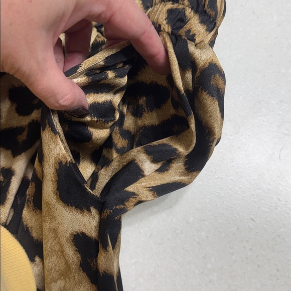 NWT Hayden Leopard Silky Joggers 2X Gorgeous color. Stretchy waist. Pockets!!! - Picture 4 of 5